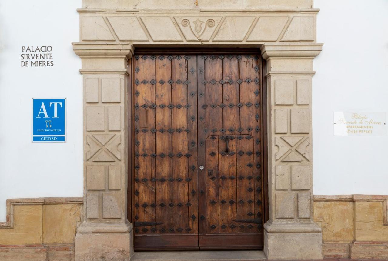 Palacio Sirvente Mieres - Parking Gratuito Andujar Bagian luar foto