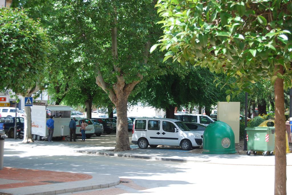 Palacio Sirvente Mieres - Parking Gratuito Andujar Bagian luar foto